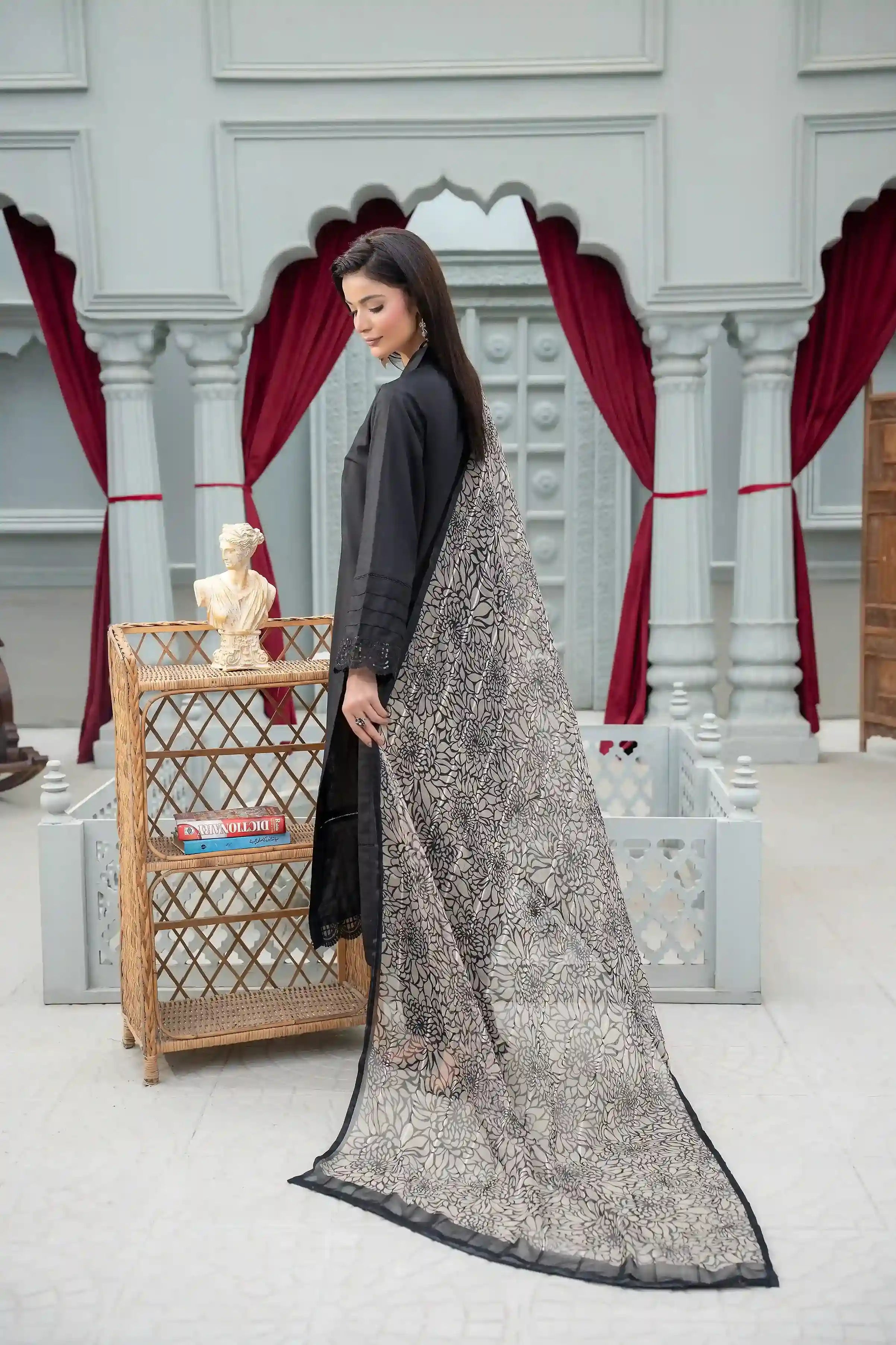 Kaneez - 3PC Solid Lawn Co Ord (Unstitched)